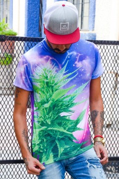 Estradagante|PLAYERA CANNABIS IN YOUR DREAMS PURPELEstradagantePLAYERAS